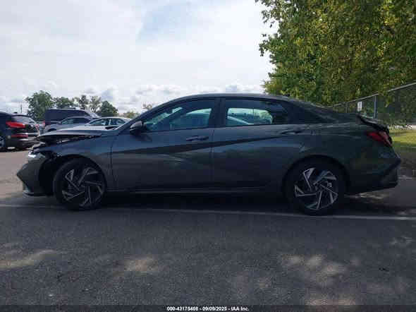 #اعلان_مزاد 📢#مشمول_حسب_كتاب_الشهداء
السعر 💲7900$ 79 #ورقه
تاريخ المزاد يوم 2025/11/24
نوع السيارة :HYUNDAI ELANTRA SEL SPORT 2025
عداد المسافة:4.175mi
الضرر كما موضح بالصور
📍 العنوان :الفلوجه شارع الجيش الشعبي مقابل مطعم أيوب المحمدي ومجاور شركة الوسيط 
📞 : 
📞 : ***********
...... بُراق علي فيصل المحمدي 

#مزاد_الامين_للسيارات_الامريكية_
#سيارات
