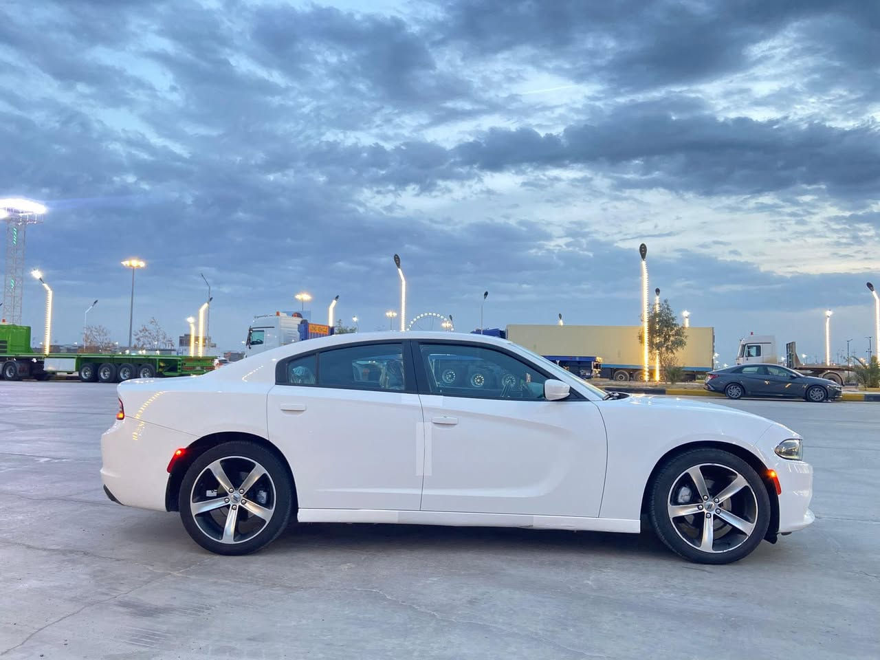 السلام عليكم
جارجر موديل 2019
رقم شمالي جديد سنويه وهزه جدد
كندي. كلين مواصفاتها SXT معروفه 
محرك 3600.  تو ويل جاهزه تبريد كير محرك حداديه تخم تاير.  ماشيه 49m 
مكاني البصرة
شراي يخابر ع رقم

***********
