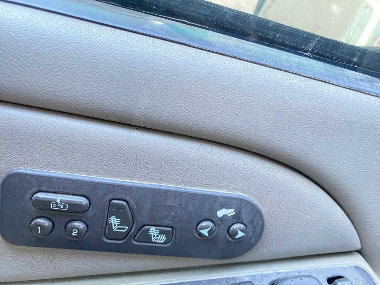 سلام عليكم  سياره ادوات مصفحه بلادي جام يصعد وينزل  محرك وكير كفاله  2006   السعر 50 واتساب  فقط ***********
