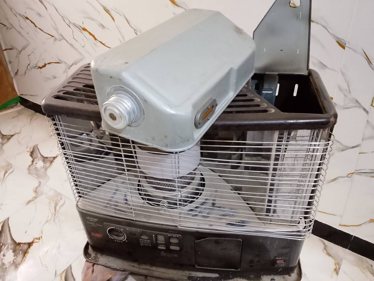 سلام عليكم.  غراض للبيع. كلمن سعره. 

صوبات نضيفات ستعمال موسم واحد 

طباخ 5عيون. منضدي

عنوان كربلاء. 

***********
