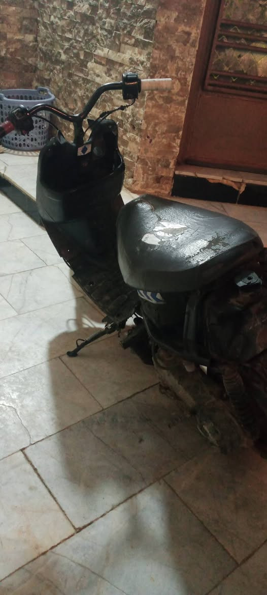 سلام عليكم دراجه بطه 60خطين  للبيع دراجه شوته ستان تاير خلفي واير سكليتر خطين جديد  دراجه عوزهه كلجات  بدلهن طير سعرها ب 100 و بيها مجال شراي يتواصل وياي خاص و هذا رقمي ***********
