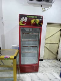 عارضه للبيع +رفوف محل +سفينه متر ونص للبيع للتواصل 07704232192
