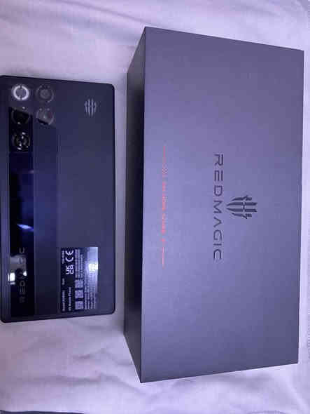 السلام عليكم
ريد ماجك 11برو...ذاكره 256.....144فريم يشغل
بطاريه 7500..استخدام الجهاز يوم واحد فقط 
دبدل سيم كارت السعر مليون الجهاز وكاله يعني كارت ضمان 
اتصل...***********
