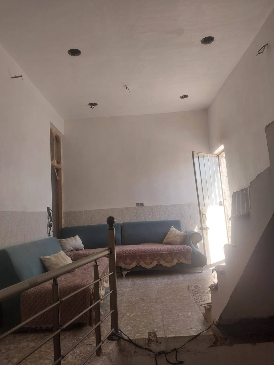 ‏سلام عليكم بيت للبيع مساحة 115 العنوان بغداد جسر ديالى الجديد الكولية سند 25 بيع مستعجل سعر مناسب كامل البيت***********
