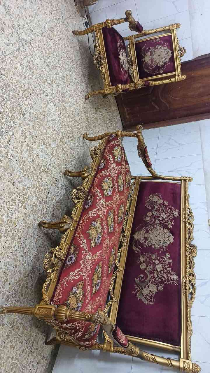 تخم زان مصري 8 مقعد نظيف
سعره 270 وبي مجال مكان
 البياع يوجد توصيل بكروه ب واتساب
 ***********

