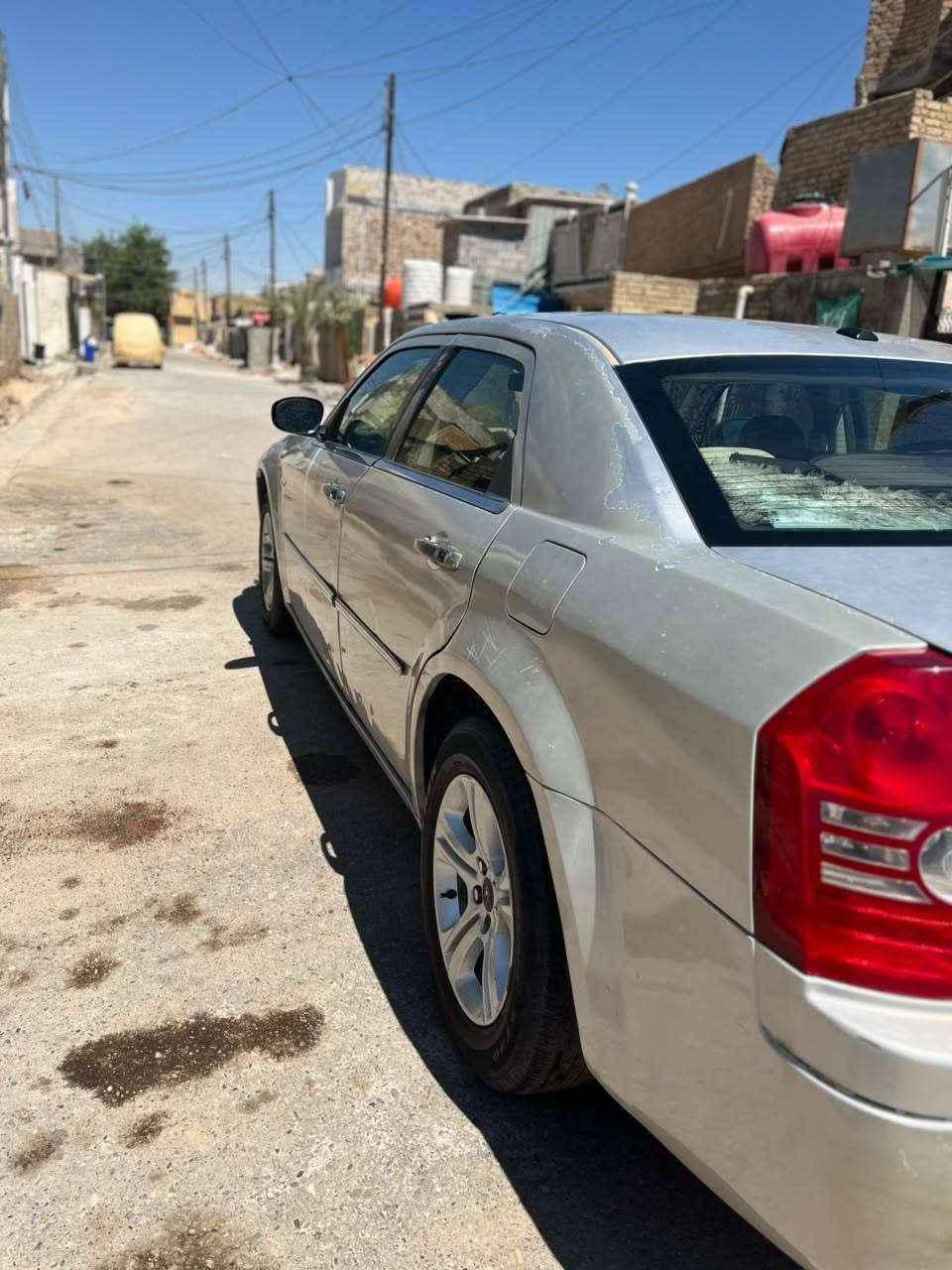 السلام عليكم اوباما 2009 رقم بغداد انكليزي بأسمي تحويل ثاني يوم سياره خير من الله كير مكينه حدادية مكفولات المكينه 3500 تبريد منظومه جديده ماعدا الكمبريسر ضعيف بيها ملاحضات بسيطه مثل ماموضح بالصور نضافة الكشر 80% مضروبه كلير مكان السياره بغداد السعر 108 وبيها مجال
للاتصال :***********
