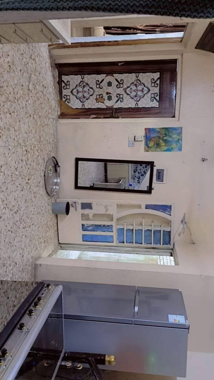 سلام عليكم من رخصت الادمن
للبيع بيت في حيل بساتين يم اسواق سنتر
البيت 120 مربع 2نوم واستقبال وحولي جبير وبيتونه جبيره البيت نضيف ومرتب ومتعوب علي والكراج طب بي ثنين سيارات الاستفسار على الرقم 
***********
