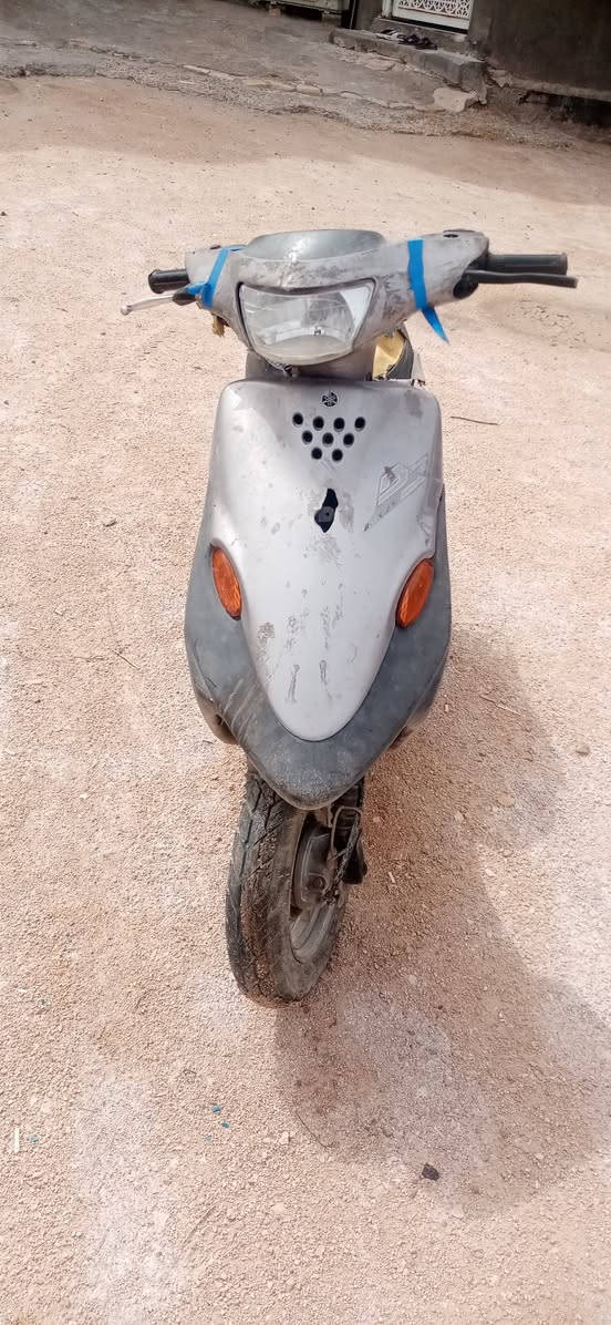 بيجي لون رصاصي شغاله سلف هندر لايت بكد لايت حساس دهن عداد البانزين بس شويه كفراتها تعبانه سعرها 250الف


**إذا كنت صاحب هذا الإعلان وتريد حذفه لأي سبب، رجاءا أرسل رسالة إلى الدعم الفني**