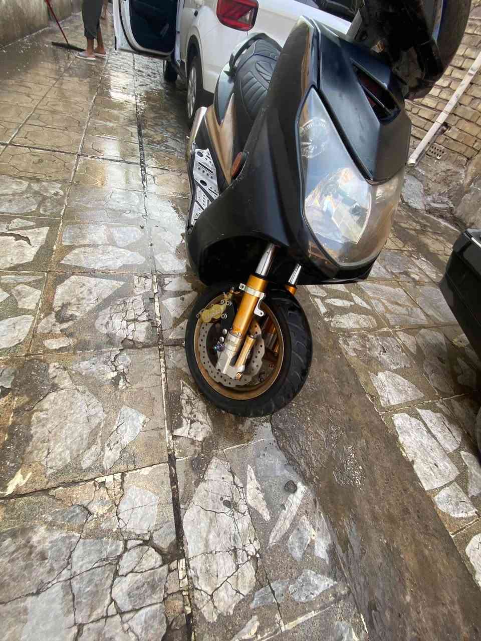 -سلام عليكم-
سكنس فحل نوزل خطين دراجه مكينه بلاد جيب فيتر وفحص و برغي ما مفتوح بيه .صدر رياضي وفج رياضي شركة brembo   دبلات خلفي رياضي كلها اصليات بلادي ويه الدراجه  +الدراجه مكفوله كهربائيات شغاله كلها  +كشن رياضي والدراجه خير من الله ممستخدمه هواي حك روحه ورجعه للدوام وفول مداراه يعني تاخذها جاهزه مجهزه 
+ بيها الاوراق حته تاريخ الشراء مكتوب مصار ٤ اشهر من منزلها من الرمبه وكلشي بيها نازل وياها يعني ممغير بيها شي واحد 

السعر  مليون و ميه وخمسين وبيها مجال حك الجيه
رقمي : *********** بس الشراي يتصل +واتساب مفتوح
