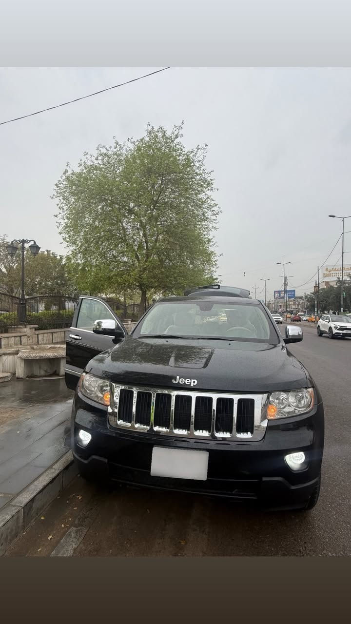 السلام عليكم جيب لاريدو 2011 ((كفاله عامه من الصبغ ولحادث)) ،،رقم بغداد بأسمي،، ماشيه 151 الف .. عنوان بغداد 
السعر ((153)) للاتصال ***********
