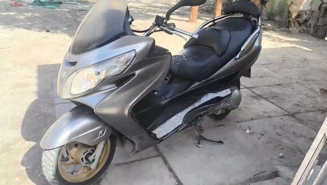 سكاي ويف ربع بصمه كامله كلشي مابيه نقص تخم تايرات زوج سعره ٧٥٠ المكان بغداد  المحمودية دراجه بس مكاتبه بيه @إشارة*********** بي واتساب
