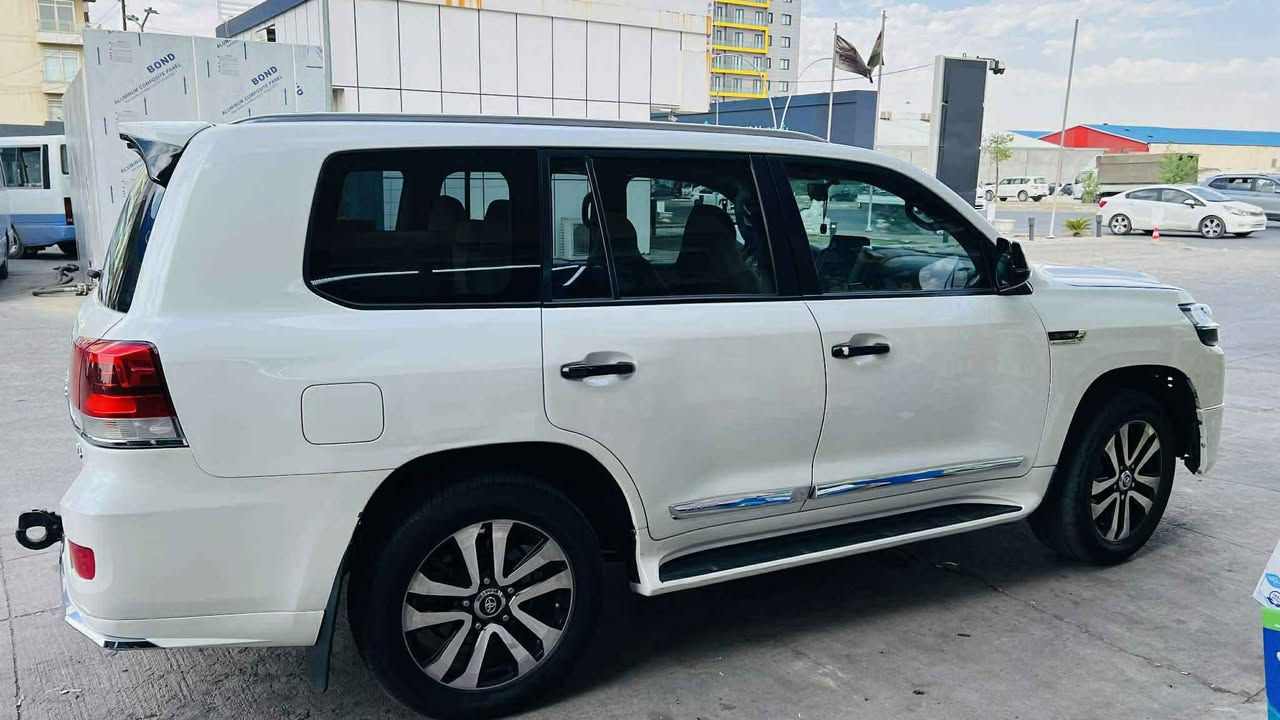 وه نه وشه 2008 فول GXR V6 پشت و پێشی گۆرایه به عیزام ده فرۆشین گێر و مە کینە ڕه قه موو سه نه وی توند و تۆلی غرامه به ناو کردن به شه رت هیچ مه سروفی تیدانیه سحری 295 مه جال شوێن هه ولێر 
*********** شقلاوة, أربيل
