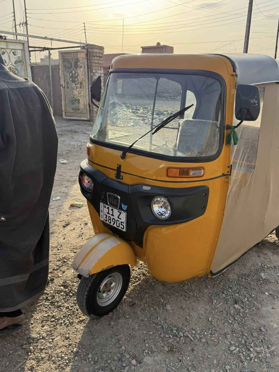 السلام عليكم تكتك 22 رقم وسنويه انكليزي
التكتك بيها لغد شبر دوسات معمره اما الباقي كفاله مكينه مكفوله ما مفتوحه التكتك خير من الله مال عيشه حلوه ومرتبه مكان التكتك بغداد سبع البور السعر المطلوب ٨٦٠٠ خابر وادلل ***********
