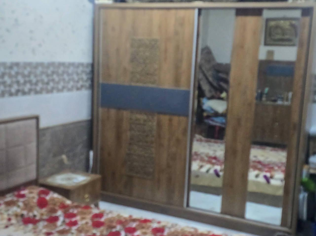 السلام عليكم ورحمة الله وبركاته 
غرفة نوم للبيع  موديل تركي ، 
الكنتور قياس (طول )٢٤٠سم،،عرض ٤ ابواب  ،،نظام سلايد.،نظيفة جدا بدون اي ظرر ،، السعر ٣٥٠ الف وبيها مجال
***********
***********
