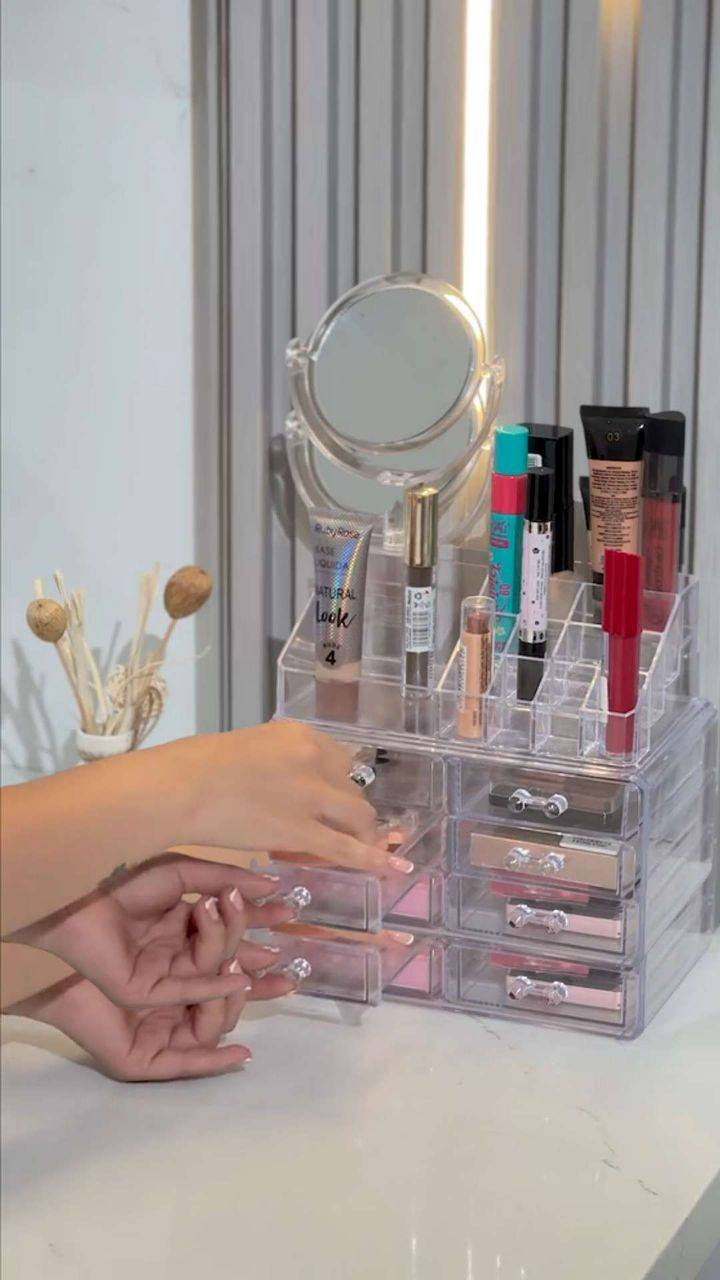 💄✨ حافظي على مكياجك مرتب ومنظّم مع حافظة المكياج الشفافة المميزة ✨💄
حل عملي وأنيق يخلي كل أدواتك بمكان واحد 👌
✔️ مرآة دوّارة تساعدك بوضع المكياج بكل سهولة 🪞
✔️ 4 أدراج واسعة + تقسيم علوي
لحفظ الفرش، أحمر الشفاه، والإكسسوارات 📦
✔️ تصميم شفاف أنيق يضيف لمسة جمالية لغرفتك ✨
✔️ خفيفة الوزن وسهلة التنظيف 🧼
✔️ مثالية للاستخدام اليومي أو كهدية فاخرة لمحبات التجميل 💍
🎁 الحل العملي لترتيب أدواتك بأسلوب أنيق ومرتب
💰 السعر: 15,000 د.ع
🚚 توصيل مجاني لكل العراق
للتواصل والطلب:
📱 واتساب: ***********
📨 تليگرام: @Bzati
📢 القناة: https://t.me/Bazi3ti
