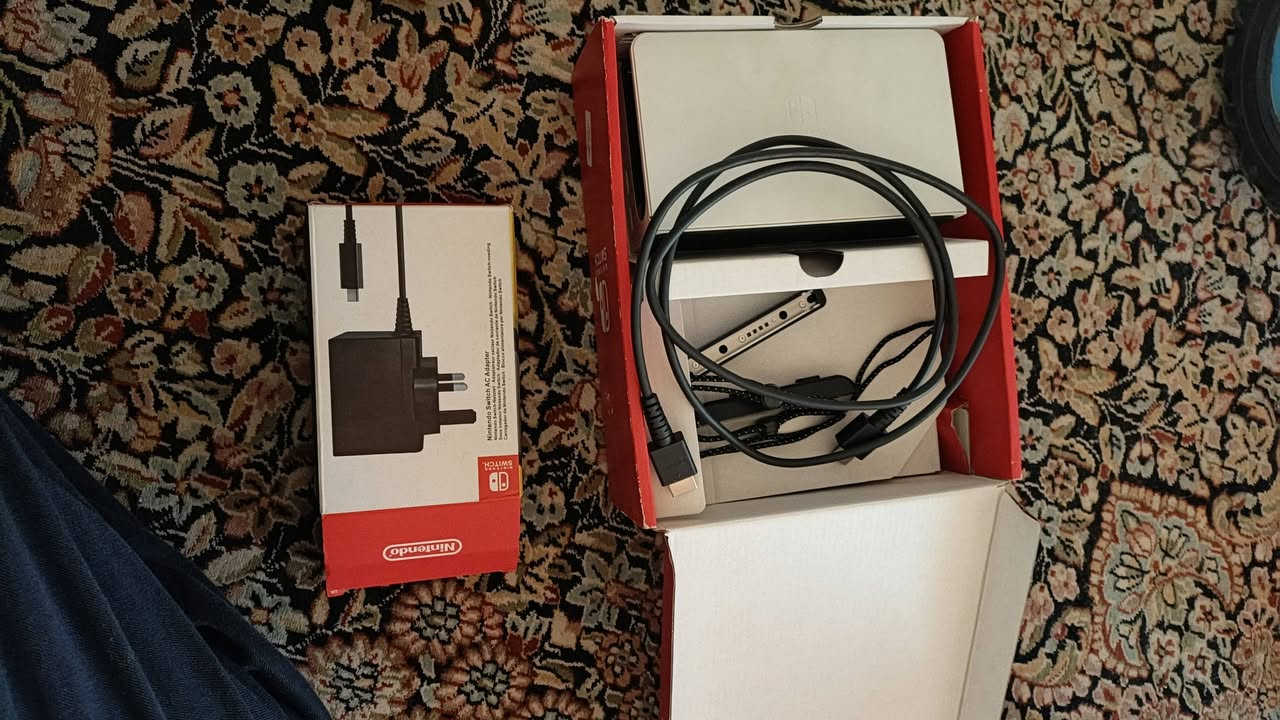 صباح العافية رمضان كريم عليكم للبيع نيتندو سويج اولد غير مهكر ويا فيفا 2019 و زيلدا يدة اضافي تجاري مع ستاند مع حافظة مكاني كربلاء السعر 300 الف وبي مجال قليل الجهاز نظيف ومرتب ***********
