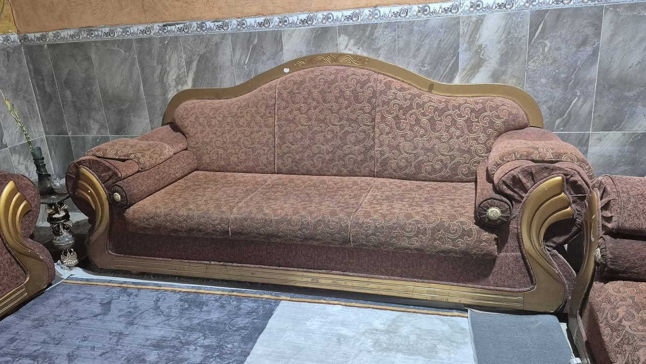 السلام عليكم تخم قنفات اصلي وقوي بس محتاح شوية تصليح شويه٢٥٠ وبيه مجال  وعندي ايضا غراض بيت كنتور وبوفية بأسعار مناسبة عنواني ابي الخصيب البهادرية قرب محطة الغاز  هاتف  ***********
