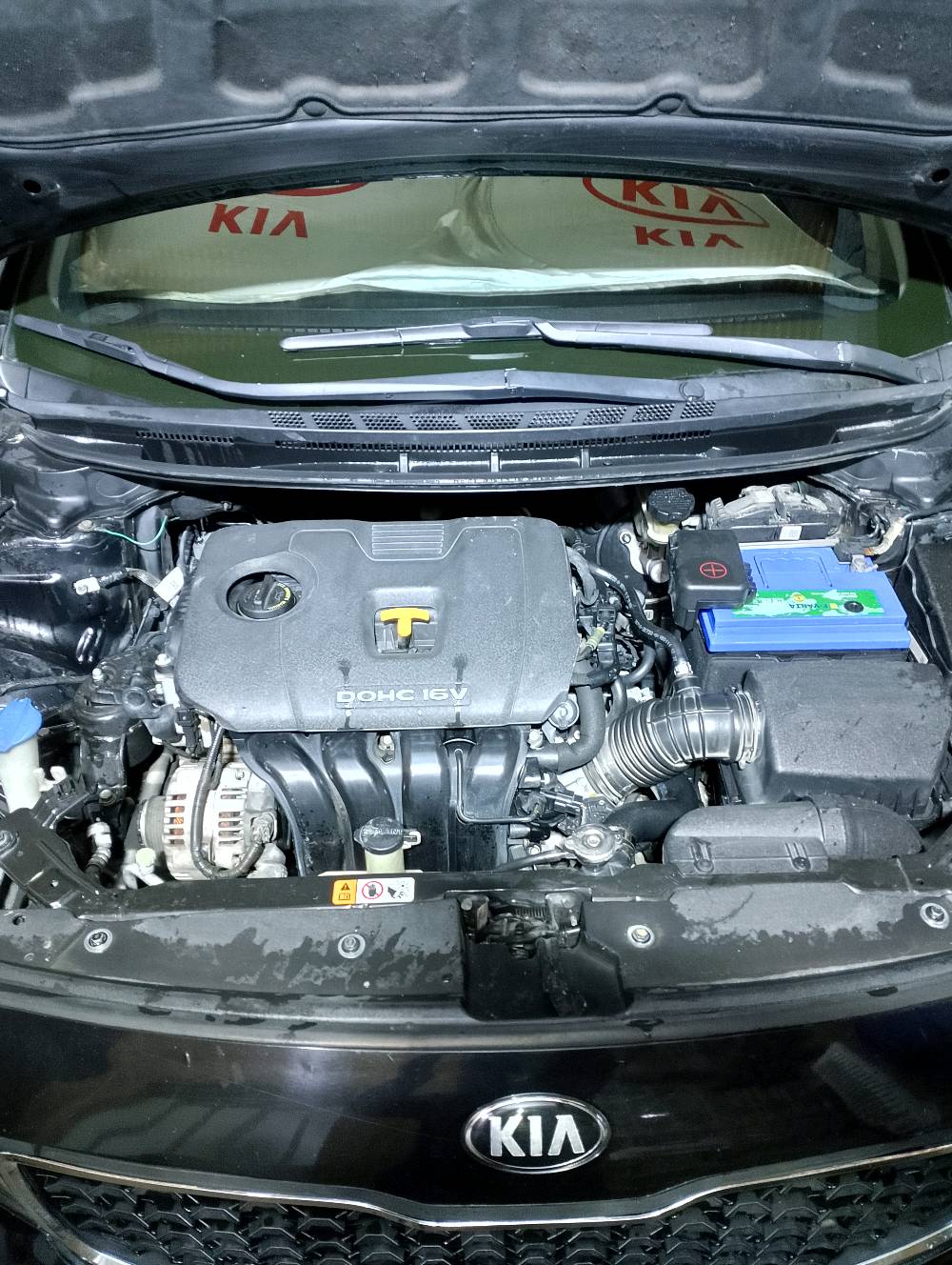 للبيع سيارة كيا، موديل 2018 وارد كندي. السيارة بحالة جيدة مع بعض الكشط الخارجي، موضحة بالصور. المحرك ممتاز وداخليتها نظيفة ومركبة بشكل مريح. الصيانة منتظمة والسعر 130 دولار، مع إمكانية التفاوض.