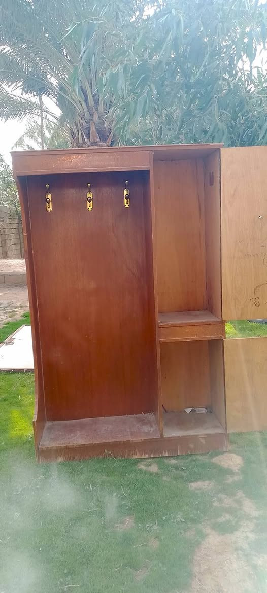 السلام عليكم
يوجد زاويه للبيع السعر 20 
التواصل ***********
