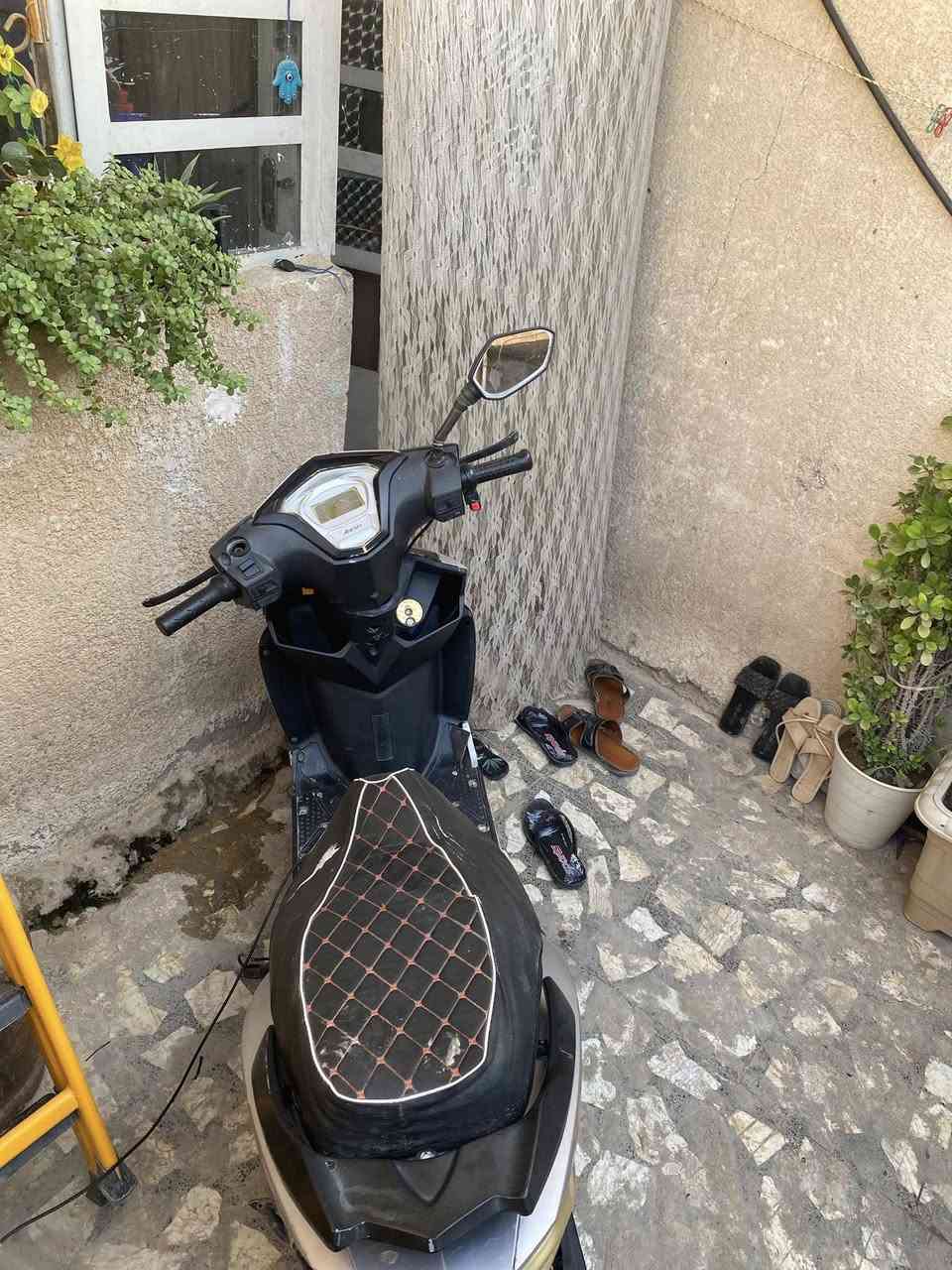 سلام عليكم دراجة شحن للبيع البطاريات جدد نضيفة سعرها 275محتاج فلوس للاستفسار اتصل او دلل***********💙💫
