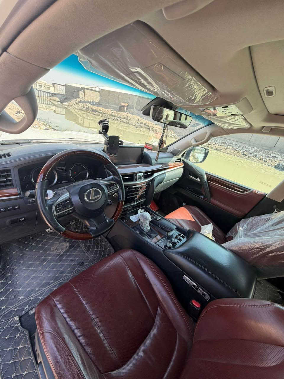 السلام عليكم للبيع لكزز مديل 2019 رقم بغداد ماشيه 88 الف مكفوله سعر 725 للستفسار *********** البصرة, العراق
