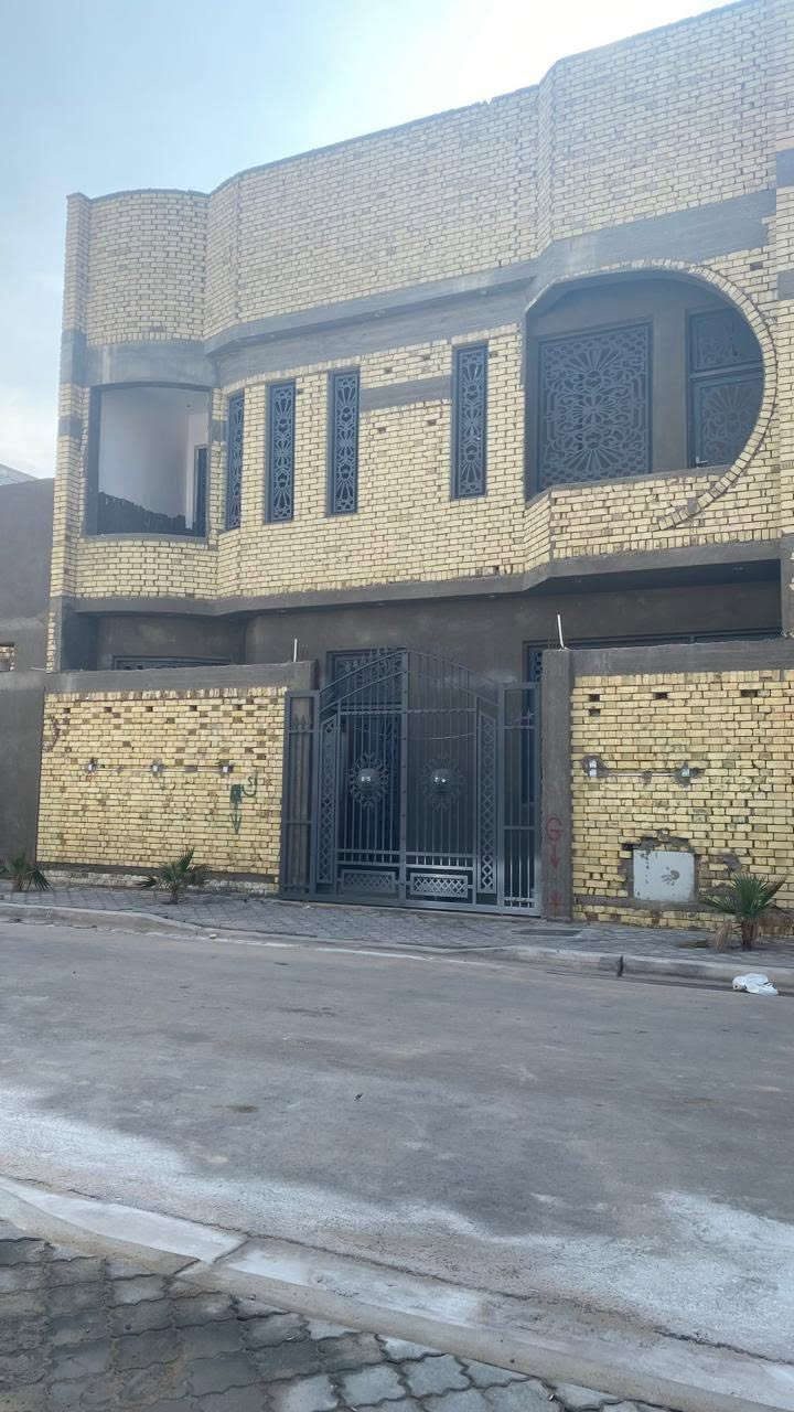 دار  🏠 البيع. الصحفين 2 غريب على محطه جنه البصره. 
وغريب علئ شارع السيدين البحريه. 
واجه 10 نزال 12. بناء 🚧 حديث موقع مميز. 
طابو صرف تحويل مباشر. بيت طابوگ كامل صب مركزي تواصل. ***********

