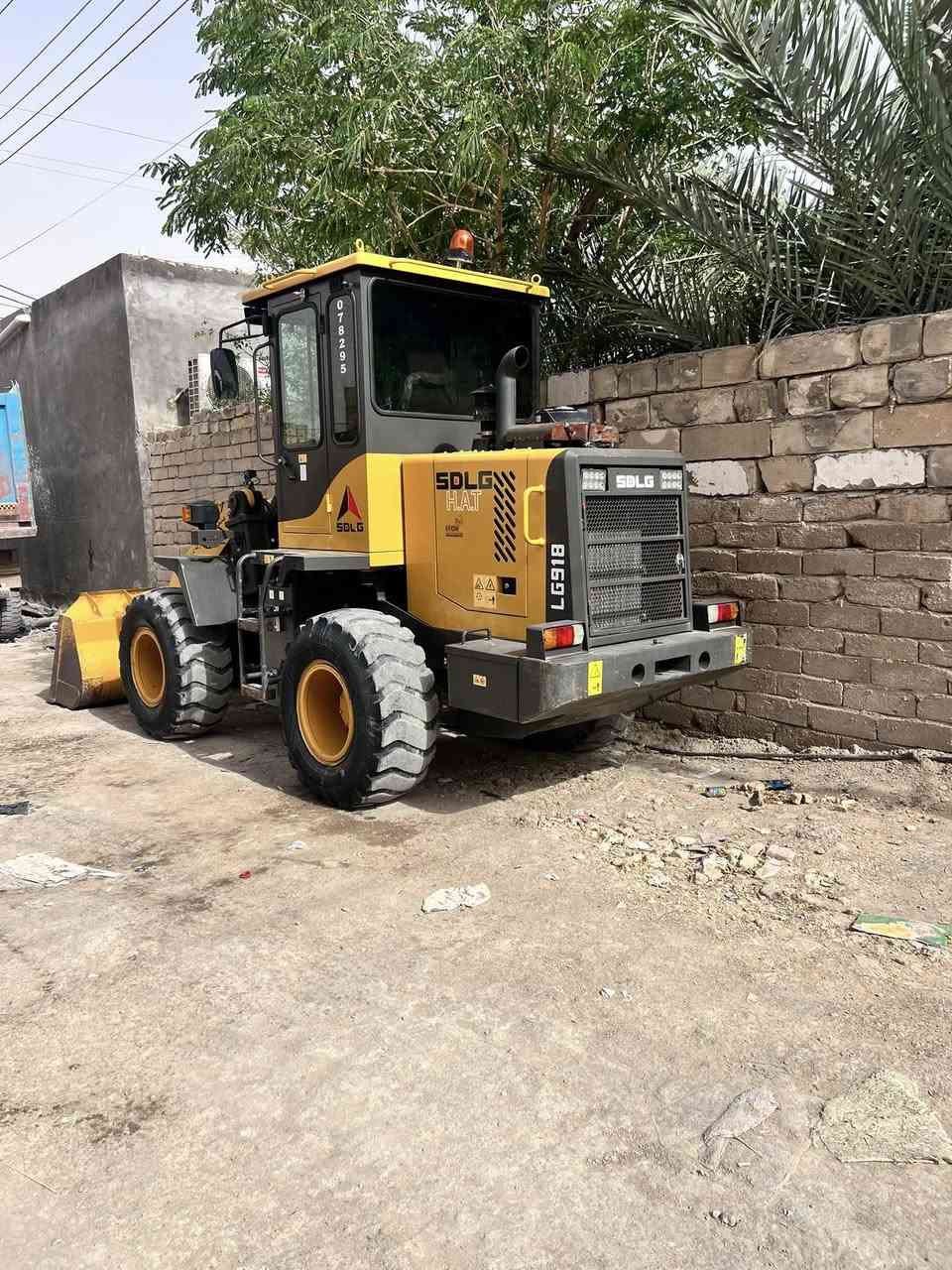 السلام عليكم /شفل الجي شركة درب البحار موديل 2023مكينه جديده كفاله عامه علئ وضع الشركة مشتغله1300ساعه فقط تخم تاير شركه الاستفسار***********

