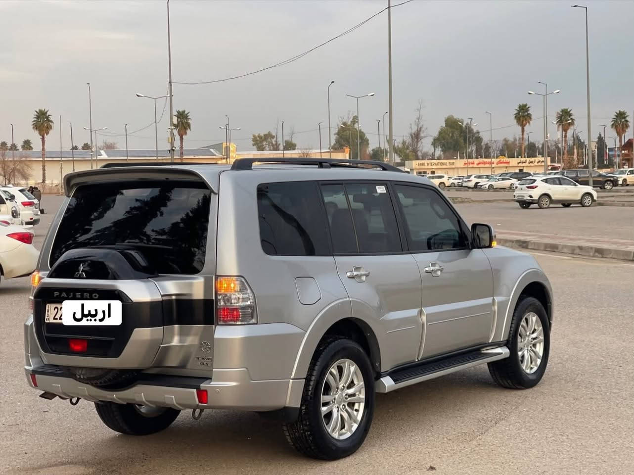 سلام عليكم
لبيع باجيرو 2022
ماشيه 63 ألف 
مكينه 3800
ويل 18+ تخم تاير الأصلي مالتها

المواصفات 

كشنات جلد + كهرباء
سبعه راكب +تجاوي خلفيه راس الأرنب 
تبريد مركزي ثلاث قطع ثلج 
8 ايرباك 
شاشه + كأمره اصليه + حساسات خلفيه 
تحكمات استيرن ثلاث جهات
لايت زنون
سلايد فتحه سقف 
رقم السياره اربيل الجديد
السياره جديده لوك مكفوله 
سعر السياره 235 ورقه وبيها مجال 
مكان السياره بغداد الكريعات 
للاستفسار 
***********
***********
