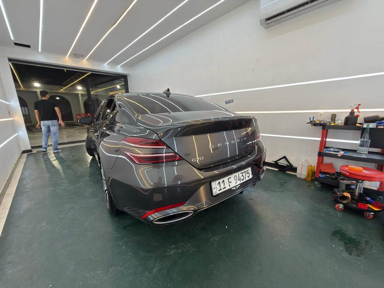 🔴Genesis g70 2025.    

🔴 المسافه:المقطوعة : 9000  ميل.

🔴الفئه: ادفانس تو ويل (دفع خلفي) 

🔴حجم المحرك :2.5L turbo

🔴لوحة السيارة :بغداد (باسم البائع)

🔴الون : رصاصي + دواخل بيجي 

🔴حادث السيارة :بنيد راجع بارد بدون تبديل او صبغ او فتح

🔴المواصفات:

- 5 وضعيات قيادة (eco- normal-sport-sport plus- costume)  

- لانج كونترول

Auto Hold -

- شاشة كبيرة

- كشنات امامي تدفئة تبريد 

- كشنات كهربائية + ميموري

- تدفئة ستيرن

- ستيرن كهرباء

- كامرات ٣٦٠ درجة

- حساسات امامي خلفي

- سقف كنتارا

- بريكات برمبو ٦ بستم بلادي

- جامات اوتماتيك 

- سايد بريك كهربائي بصمه

-تبريد قطعتين 

- رادارات امامي وخلفي وجانبي

- نظام تحديد المسار

- مري شفط +اشارة + تعتيم

- لايتات LED امامي خلفي

- دخول ذكي مع انارة ترحيب

- قيادة ذاتية

- تحديد مسار + مثبت سرعة تفاعلي يدوس بريك ويمشي تلقائي

🔴للتواصل:***********
متوفر واتساب او اتصال
