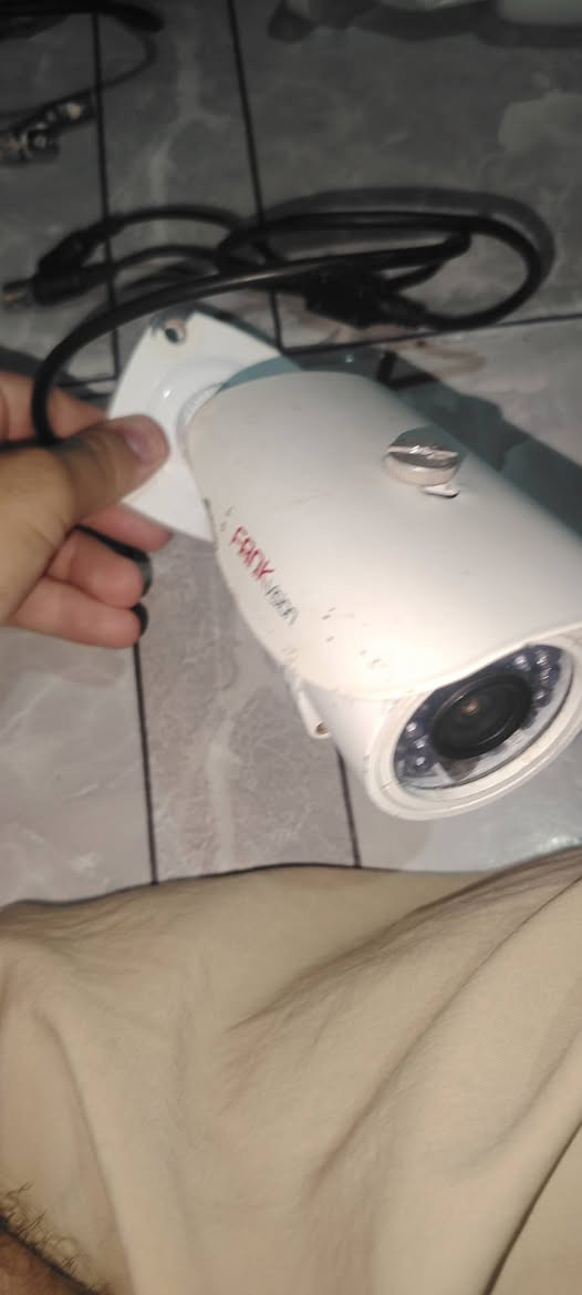 كاميرات 4 وحده جبيره والباقي صغار بيهن اناره ووحده منهن مكطوعه كيبله قيم السعر واخذهن مكاني قبله حي القائم


**إذا كنت صاحب هذا الإعلان وتريد حذفه لأي سبب، رجاءا أرسل رسالة إلى الدعم الفني**