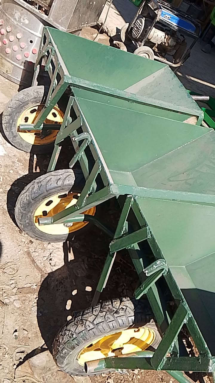 محل حسين محمد عوض لبيع الونجات و العربات التسكام
حله/باب المشهد/شارع الحداده/مقابل علي برغي 
***********
