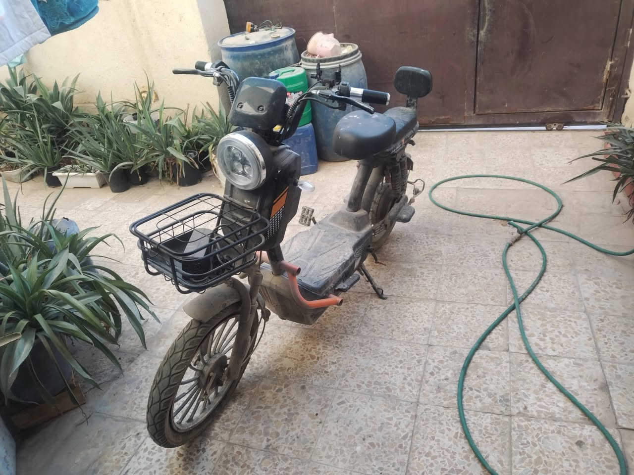 دراجه شحن للبيع سعره ١٧٠وبيه مجال
***********
مكاني كربلاء
