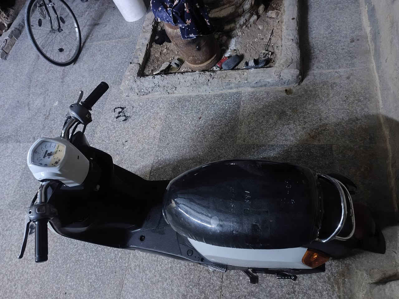 سلام عليكم دراجه ماكس بوليس كابريته ما مفتوح ولا ملعوب بيه المكان البصره الشرش السعر 900 وبيها مجال الرقم الهاتف ***********
