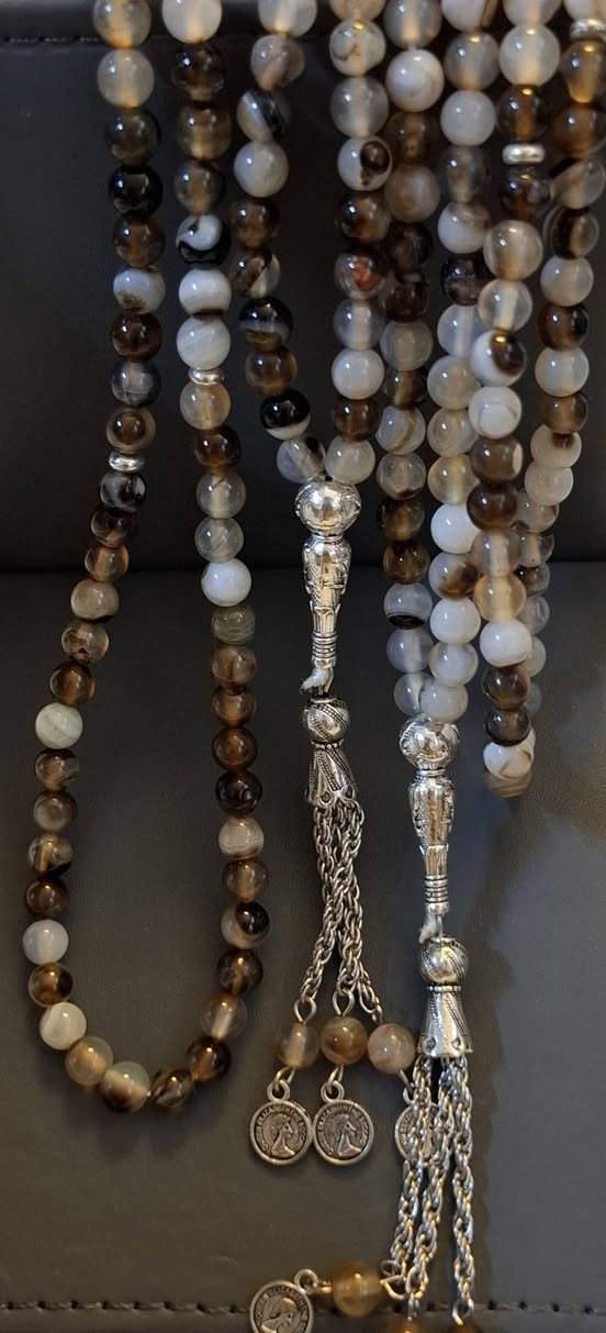 مجموعة من المسابح حجر طبيعي 101 حبه حجم 8 ملم

حجر الروز كوارتز الطبيعي 

حجر العقيق المجزع 
معروف الجزع الي يحمله يحمل من يسبح آلة بالنيابة عنه 
الروايات تكول اي شخص يحمل سبحة الجزع بأيده هي السبحة تسبح اله 

وايظآ سبحة المرجان الاحمر الكورال (مُعالج فقط اضافة لون )

سعر القطعه الواحده عرض خاص بسعر الجمله 

8,000 فقط  🔥🔥
توصيل بسماية 1,000


**إذا كنت صاحب هذا الإعلان وتريد حذفه لأي سبب، رجاءا أرسل رسالة إلى الدعم الفني**