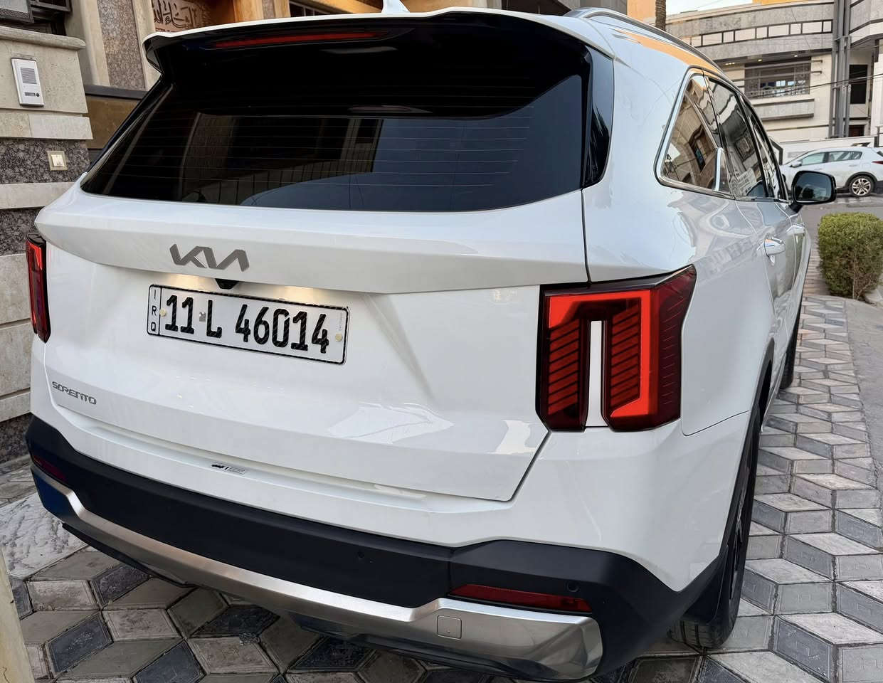 كيا سورنتو خليجية ضمان شركة الدولية رقم بغداد 2025
:
الرجاء قرائة التفاصيل اسفل المنشور قبل الاتصال 
:
موديل 2025 
محرك 4 سلندر 2.500 
ماشية 16.000 كيلو 
ويل كب حجم 19 الكبير 
صندوق كهرباء / كشن سائق كهرباء 
حساسات امامي وخلفي 
السعر 27.800$ = 278 ورقة قفل 
:
رقم  بغداد ب اسمي تحويل ثاني يوم 
بعدهة بضمان شركة الدولية 3 تبديلات دهن مبدل يمهم
مكان السيارة / بغداد / شارع فلسطين 
:
بيهة تعديل بسيط بالباب مال جنطة 
ورصعات بالباب الخلفية واضحة بالصورة 
والباقي كفالة عامة 
المهندس علي ***********
