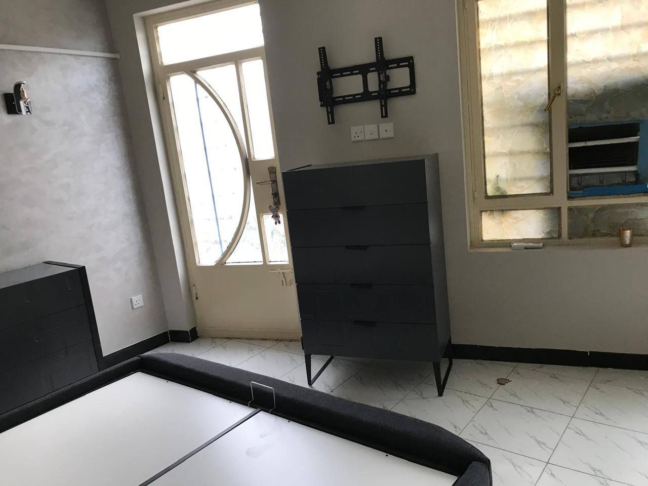 للبيع غرفة النوم جديد من شركة ايدول بل منصور اشتريته ب اربع ملايين وسبعمائة وخمسون الف اريد ابيعها بدون كنتور وميز تواليت المكان بغداد حي الجامعة للاتصال *********** نص غرفة مع دوشك من شركة مادنايت التركية سعر الدوشك اشتريته 500الف(سعر البيع نص غرفة نوم مع دوشك مليون ونص ) جديد جدا
