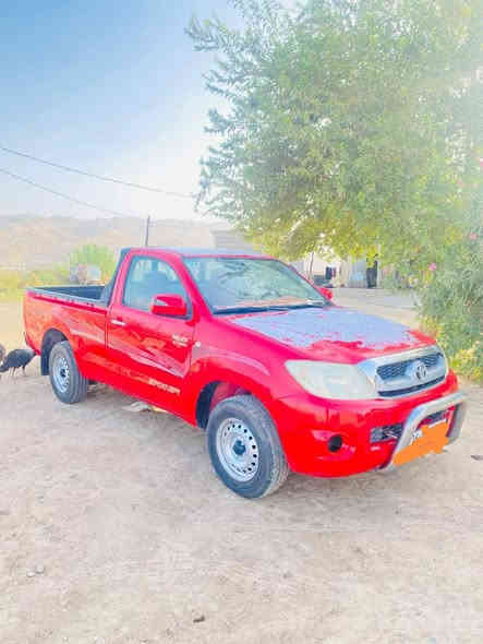 السلام عليكم بكم 2011 سياره مقفوله من كل شيء سياره جير شرط سياره ***********
