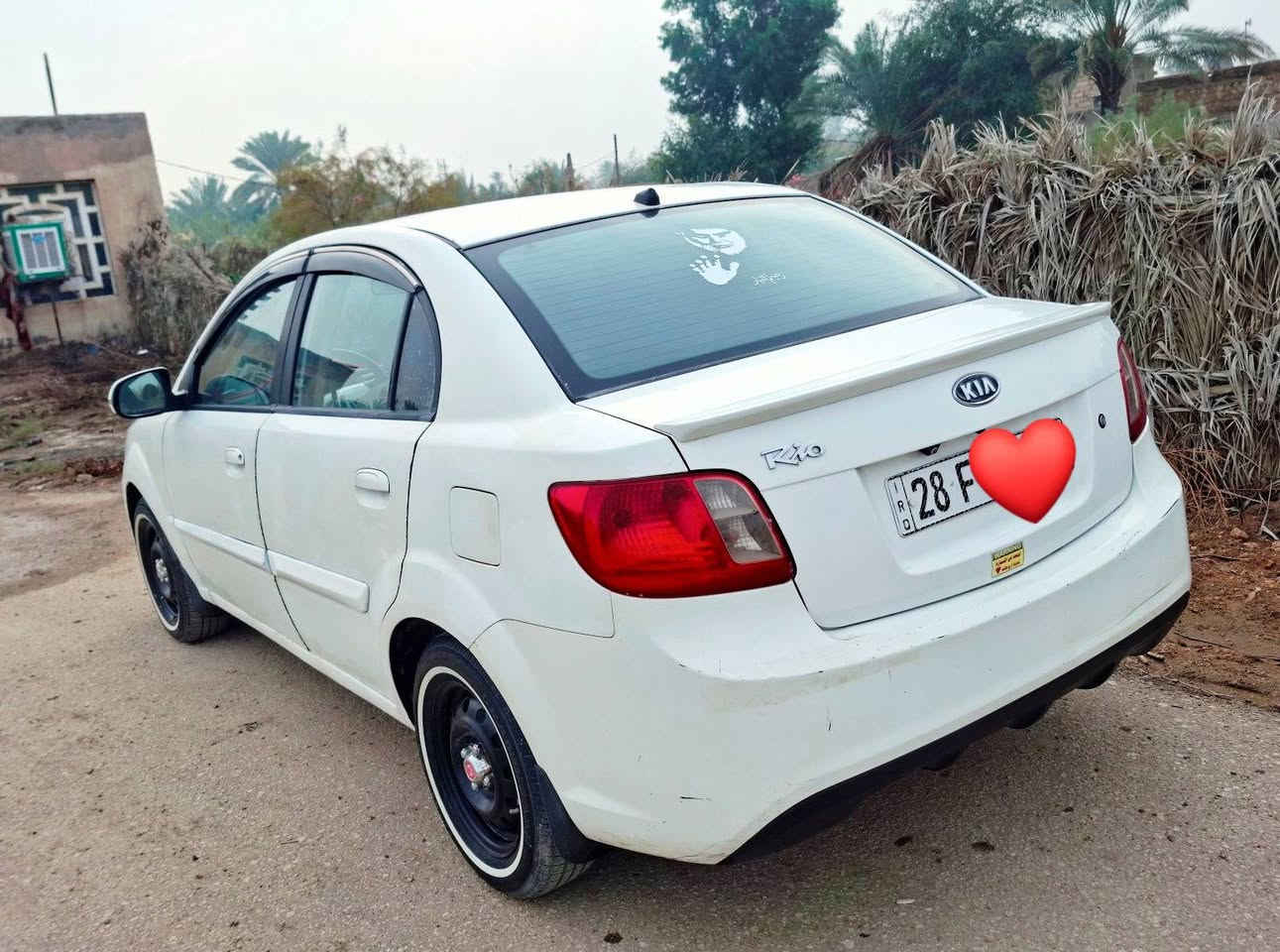 السلام عليكم 
للبيع كيه ريو 2012
رقم نجف نكليزي سنويه 2030 
مكينه 1600 شرط بلكارتون وكير وحداديه وتخم تاير 
تبريد كله شرط الفحص سياره حلوه وجاهزه مال جناي 
سياره فول عده الفتحه شاشه  كامره حساسات اشاير بلمري 
سياره بيه قطع صبغ 
سياره مابيه ضربت داخل ابد 
السعر خاص لان نماذج تعبانه هواي تكسر بحلال العالم 
مكاني نجف كوفه
للستفسار *********** 
***********
