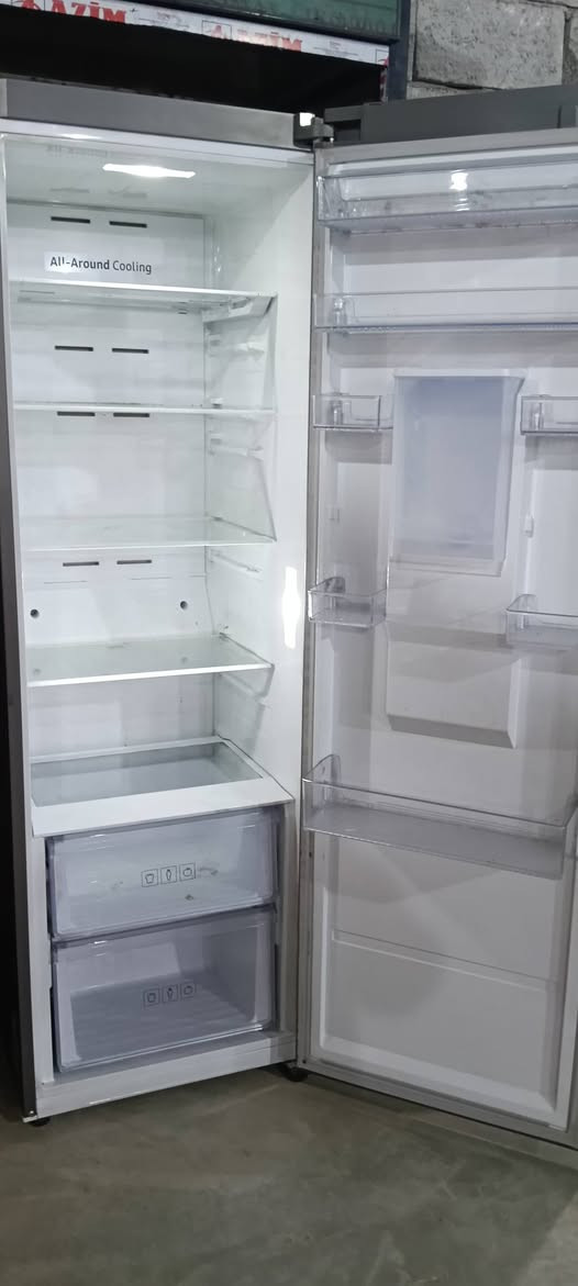 ثلاجه فقط داخله براد كلش جديده
سعره 400 هذا رقم ***********
