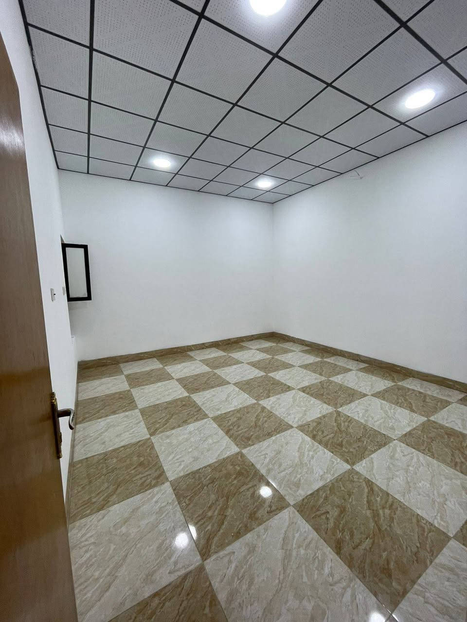 عقار للبيع ٢٠٠ متر طابقين العنوان كركوك حي العسكري قرب قاطع البلديه الخامس بناءحديث قبل سنتين طابقين الاستفسار مراجعة مكتب الصالح للعقار كركوك حي النصر شارع الوسط الاتصال
***********
***********
