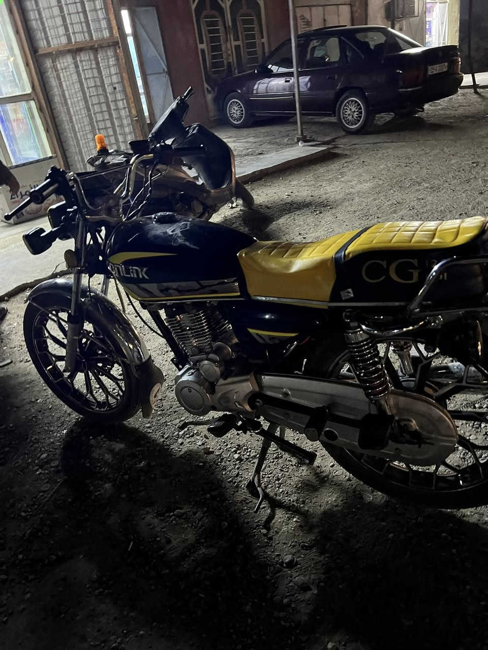 السلام و عليكم دراجه ايراني سونك 2024.
دراجه مكفوله كفاله عامه اوراق موجوده دراجه جديده بمعنى الكلمه. دراجه 5. نمر. العنوان ابي غريب الحمدانيه. 

***********
