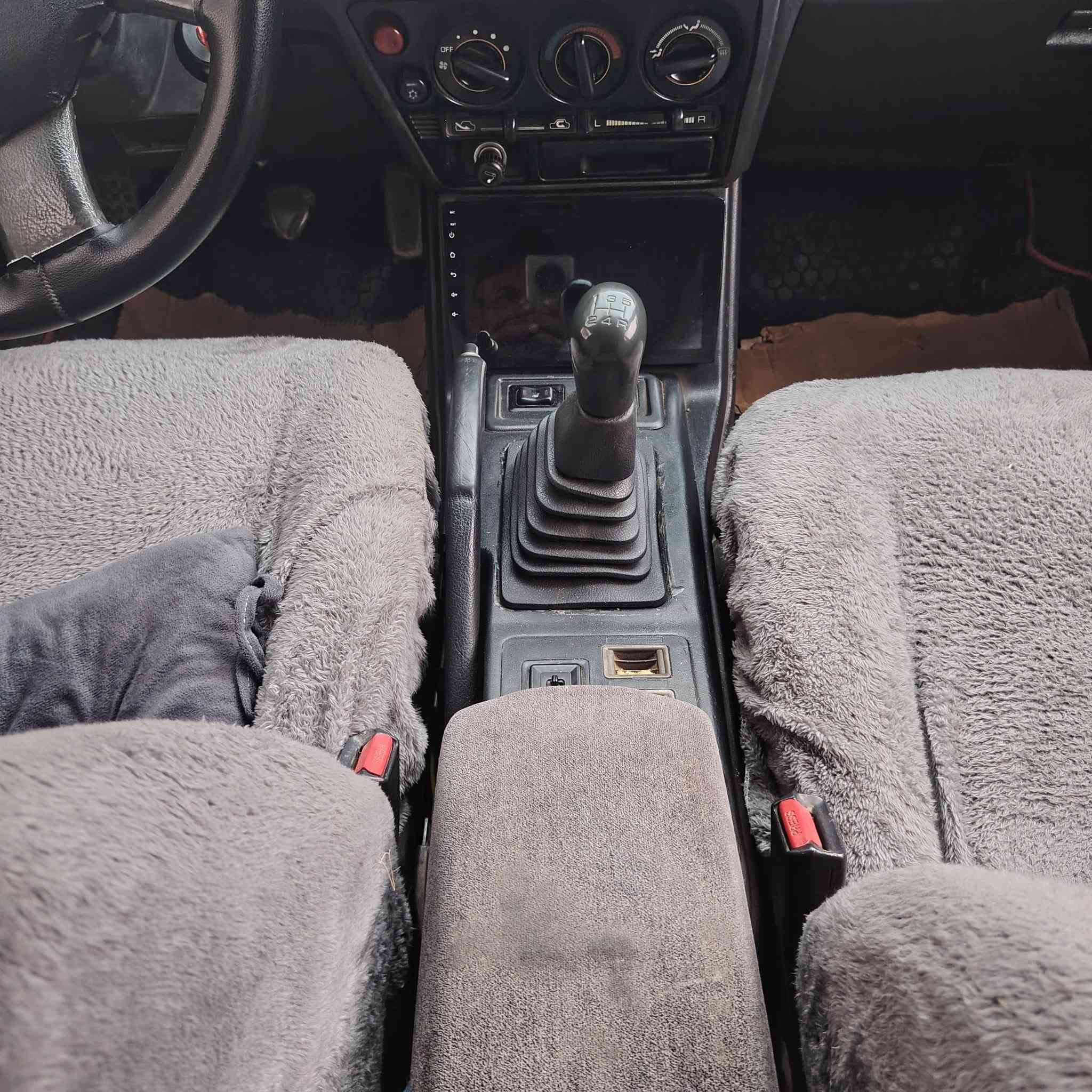 سلام عليكم مسبوشي كلنت لبيع موديل ١٩٩٢ سياره خير من الله كير محرك 18 بشرط تبريد ثلج تدفئه نار رقم سليمانيه دولي   تخم تاير جديد   كهربائيات كلها شغاله بلاديه بيه صفحه نكش بصفحت السكن *********** السعر 46 وبيه مجال
