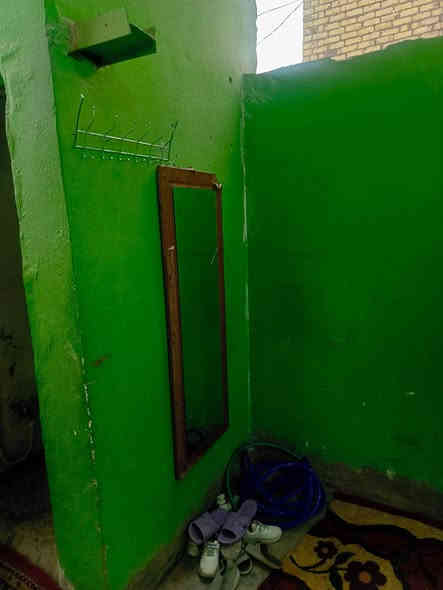 الدار بيع مساحه 60 متر بلوك وعكاده قريب ع شارع السعر 20 بي مجال حي ميسان خلف سكلة كرعاوي ***********
