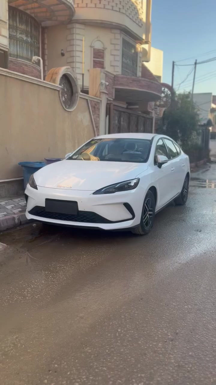 بي واي دي سيل فايف زيرو ماشي 2000 رقم بابل باسمي داخل ابيض فول  مابيهه ولا زلغ سعرهه 130 وبيهه مجال ***********
***********
مكاني بلحله مركز
