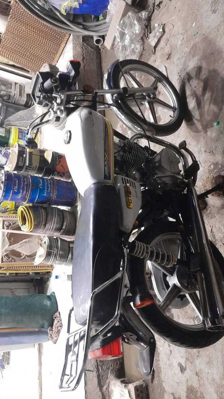 سيفان لبيع كامل مابي أي نقص موديل ٢٠ بي أوراق سعر ٣٥٠ مكاني بعقوبه الهويدر رقم ***********
