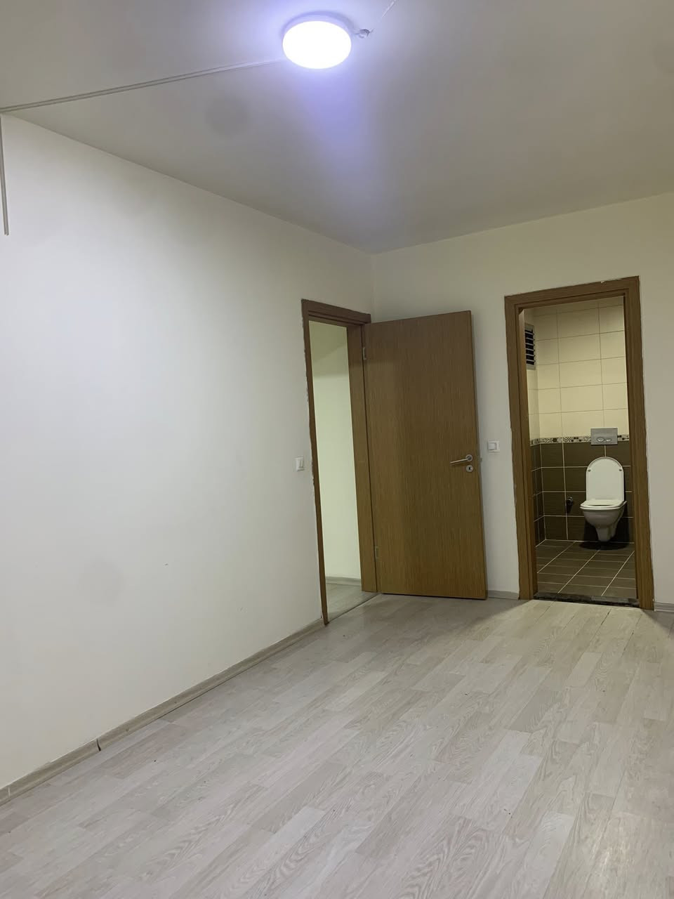 شقه للايجار مجمع بلاص لايف طريق كويه كسنزان
غرفتين وصاله طابق 2 ب300دولار سعر مناسب جدا حصرا عوائل
***********
