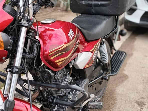 سلام عليكم دراجه تي في اس  رقم وسنويه  جديده ومرتبه  ونضيفه فقد امفيلسه الدراجه جديده ماشيه 18الف تحويل ثاني يوم استفسار اكثر. على الرقم***********
