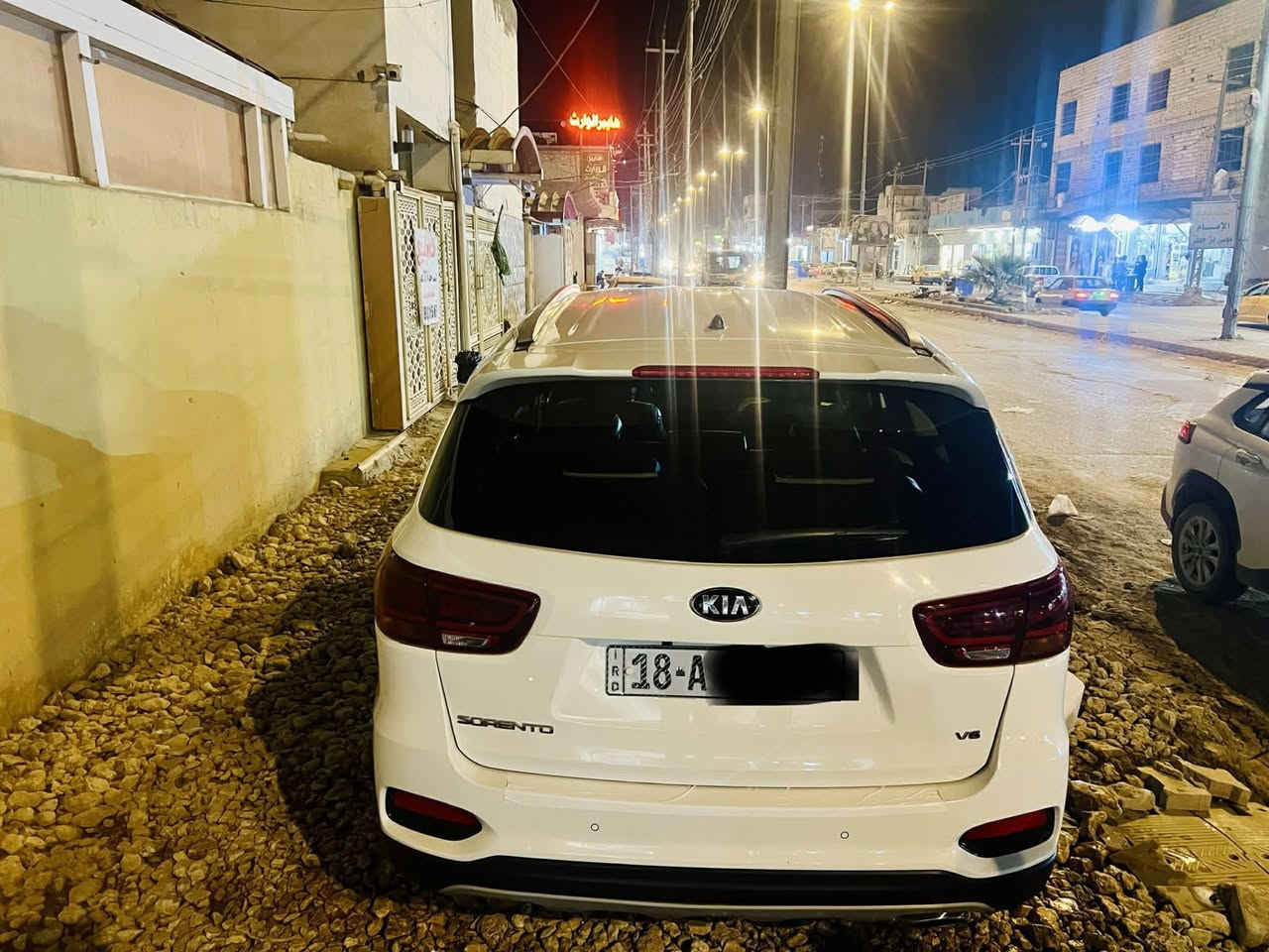 السلام عليكم 
كيا سورنتو وارد خليجي
رقم بابل  باسمي دولي
موديل 19 شكل ال 20 
ماشيه ٩٢ حقيقي شرط 
كفاله عامه ضربه تبديل شرط حتى الدعاميات 
حساس خلفي امامي
 سبعه راكب 
محرك سته سلندر كفاله 
كير 8نمر كفاله
تحكمات جهتين 
جي بي اس انفيكيشن 
شاحن وايرلس 
ترحيب عند الاقتراب 
ميري شفط كهرباء 
جنطه شفط
كشنات جلد اصلي كهرباء 
بصمتين بصمه تشغيل بصمه ابواب 
تخم تاير ويل كب19
بردات اصلي ثلاث عدسات 
دبل شباك نيكل 
العنوان ديوانيه مركز 
السعر 258 مجال كلش بسيط 
بيع ومراوس حسب القناعه 
***********
