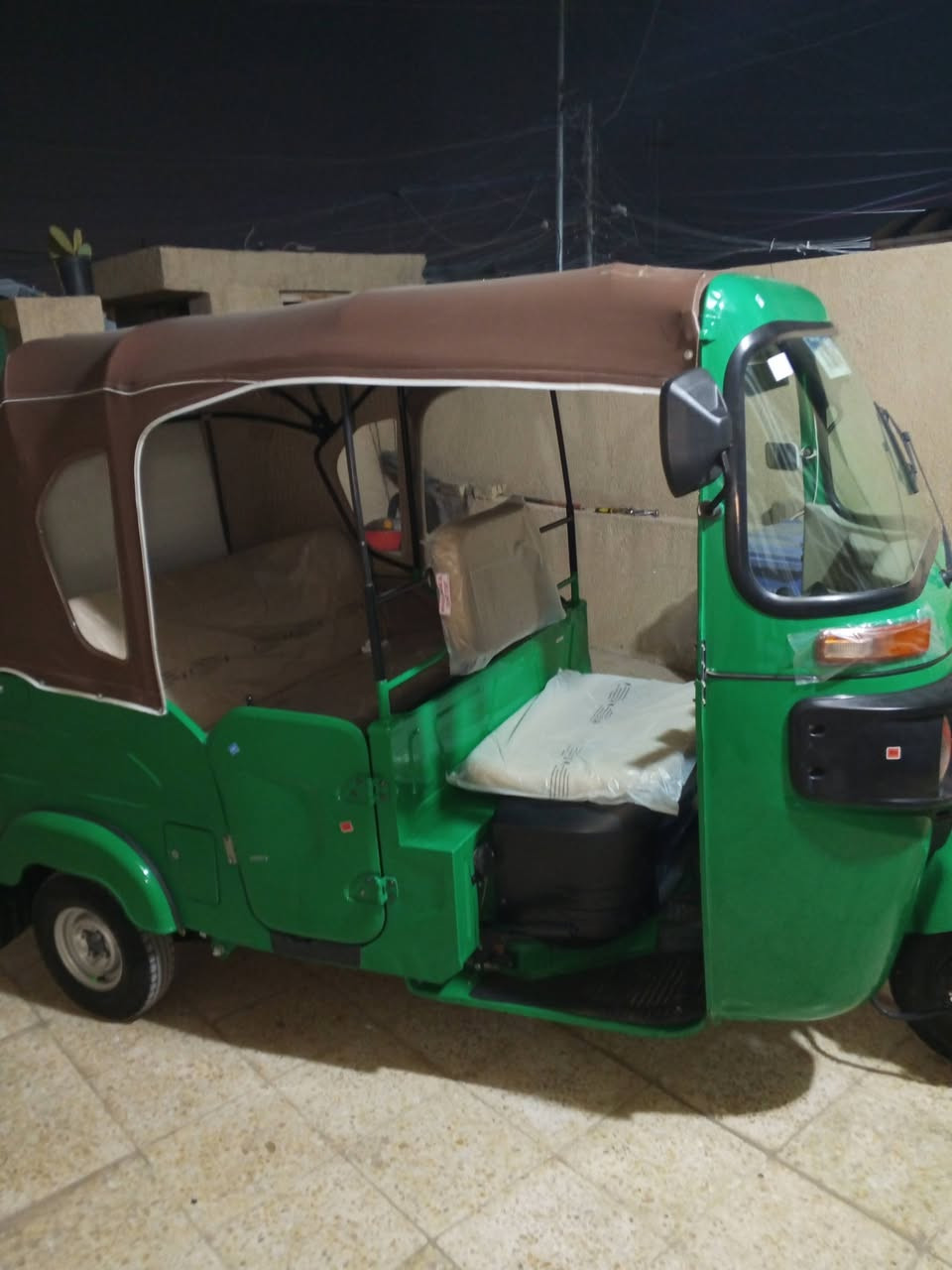 السلام عليكم تكاتك 22شهر 12مرقمه تكاتك مكفوله 9700وبيها مجال  مكاني وره سده مال نهيت حي اور ***********تكاتك
