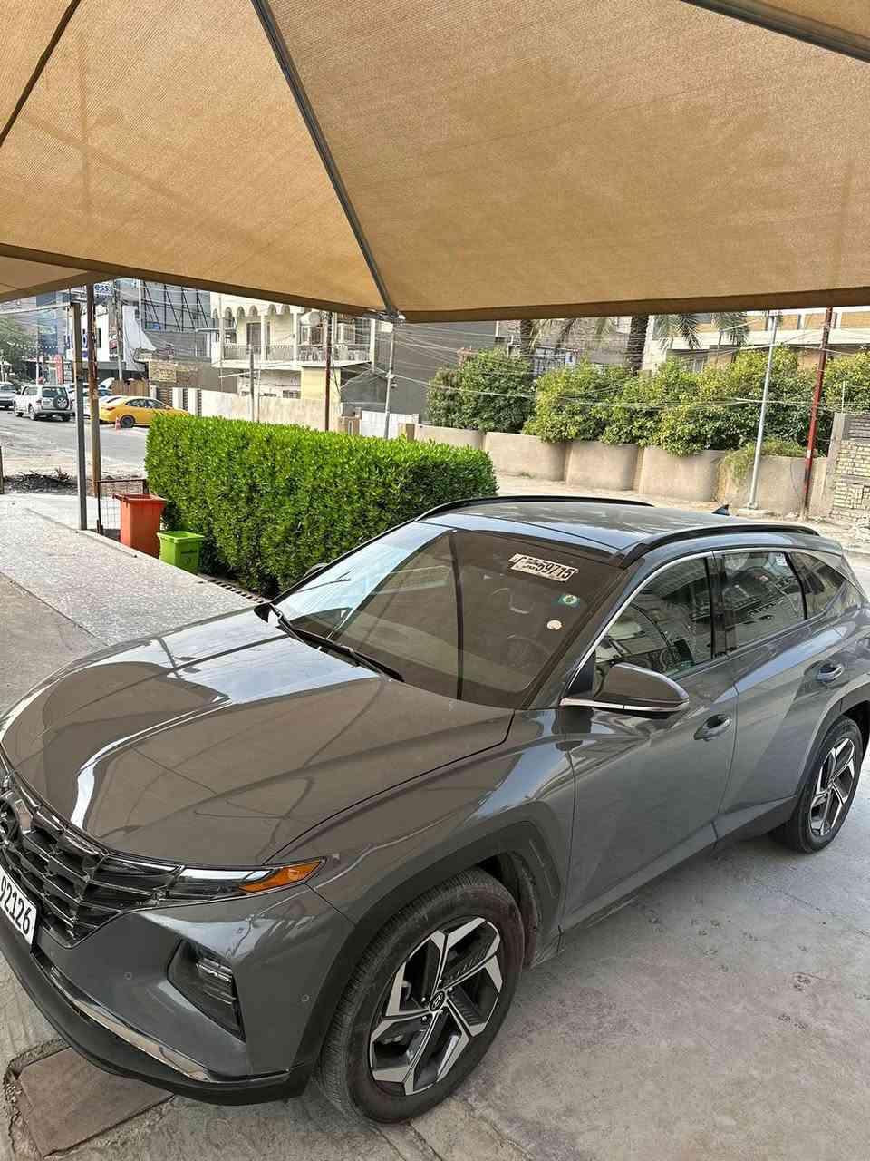 توكسان 1/1 

فول مواصفات2024
لون سمنتي 
رادار امامي 
رادار جانبي 
جنطة كهرباء 
بانوراما 
مري كهرباء وكامرة 
كامرة 360
كير لمس 
تشغيل و وتحريك بصمة 
شاشة كبيرة 
كشنات تدفئة تبريد امامي وخلفي 
حادث چاملغ خلفي 
سعر 225 $
مكلف بلنشر
هذا رقم صاحب السيارة
***********
